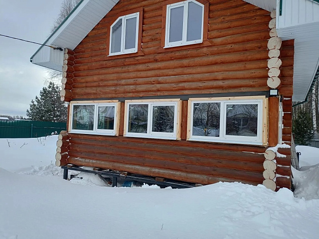 Остекление террасы в срубе с усадкой: как правильно установить окна и обсаду с доступом к усадочным домкратам - опыт инженера ШУВОЕ